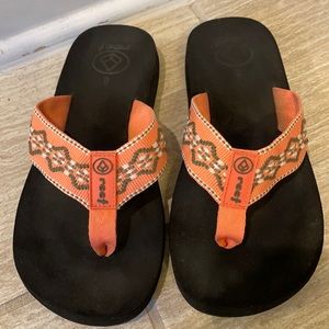 Size 6 Reef flip flops